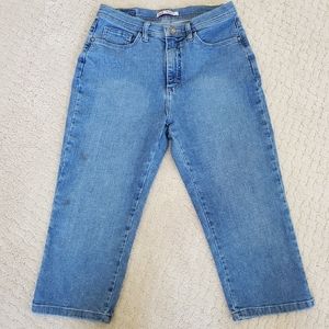 Women's Lee Classic Fit Capris Jeans